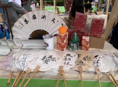 當(dāng)非遺遇見(jiàn)青春 文淵雅集文創(chuàng)亮相南財(cái)引風(fēng)潮